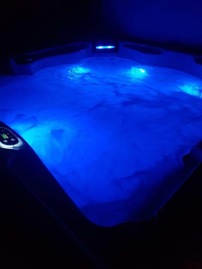 Vollie House With Hot Tub, Sauna & Log Burner Penpont Luaran gambar